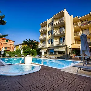 hotel-splendid-diano-marina.hotelitalianriviera.com/