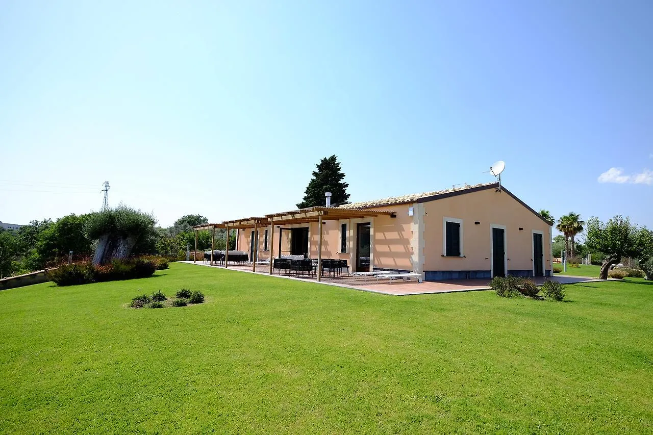 Domus Hyblaea Resort Палаццоло-Акреиде Отель