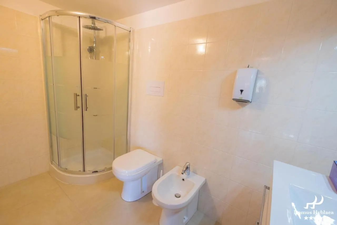 Domus Hyblaea Resort Палаццоло-Акреиде Отель