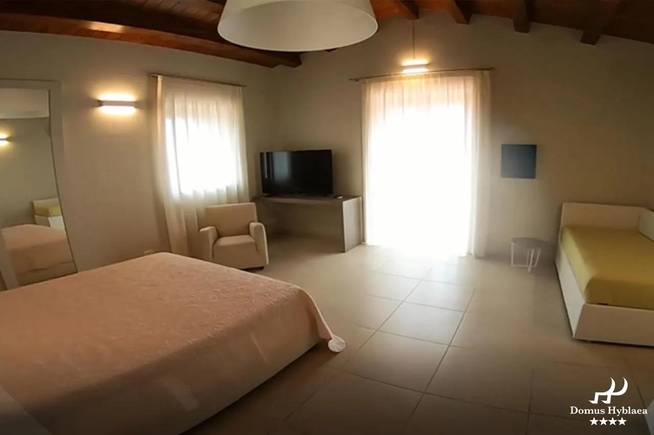 פלאצולו אקריידה Domus Hyblaea Resort פלאצולו אקריידה